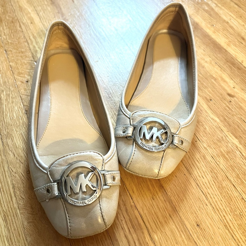 Michael Kors light Grey Flats